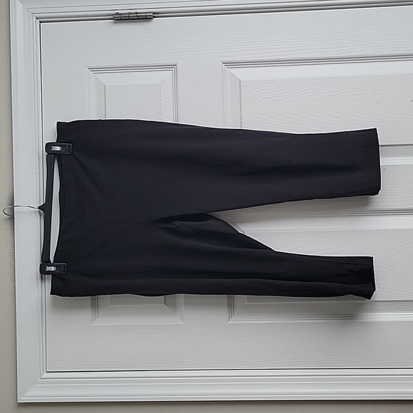 DSG Women's Cropped Leggings - Picture 1 of 10